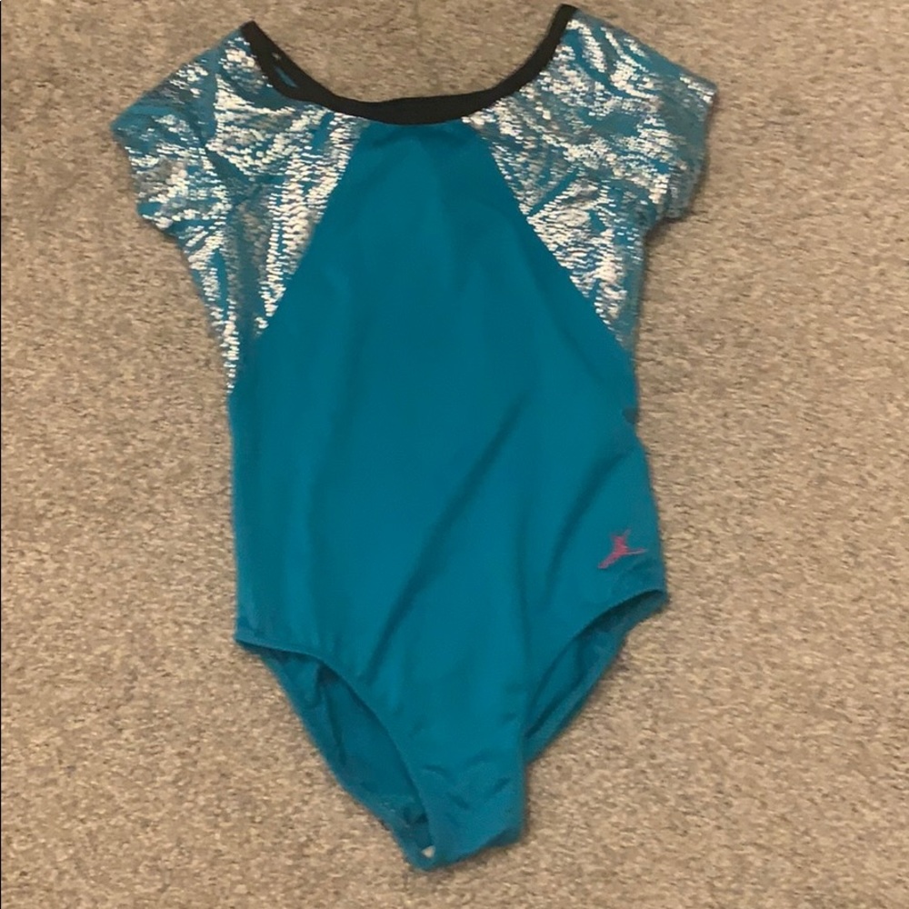 Bundle of 6-7 year old leotards. - Picture 6 of 6